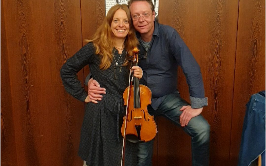 Autorenlesung mit Musik mit Robert C. Marley und Shankari Susanne Hill