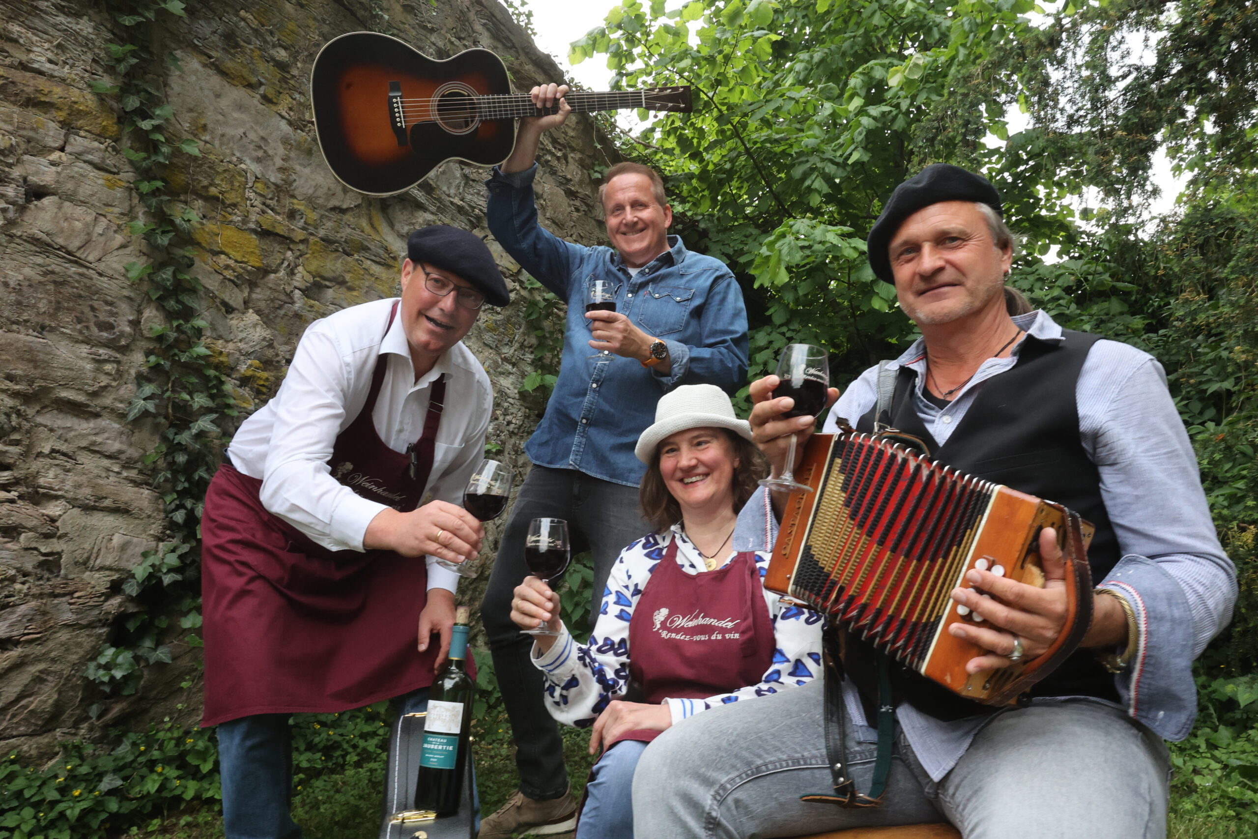 Weinkonzert mit Volkwin Müller und Nis Jesse mit Band