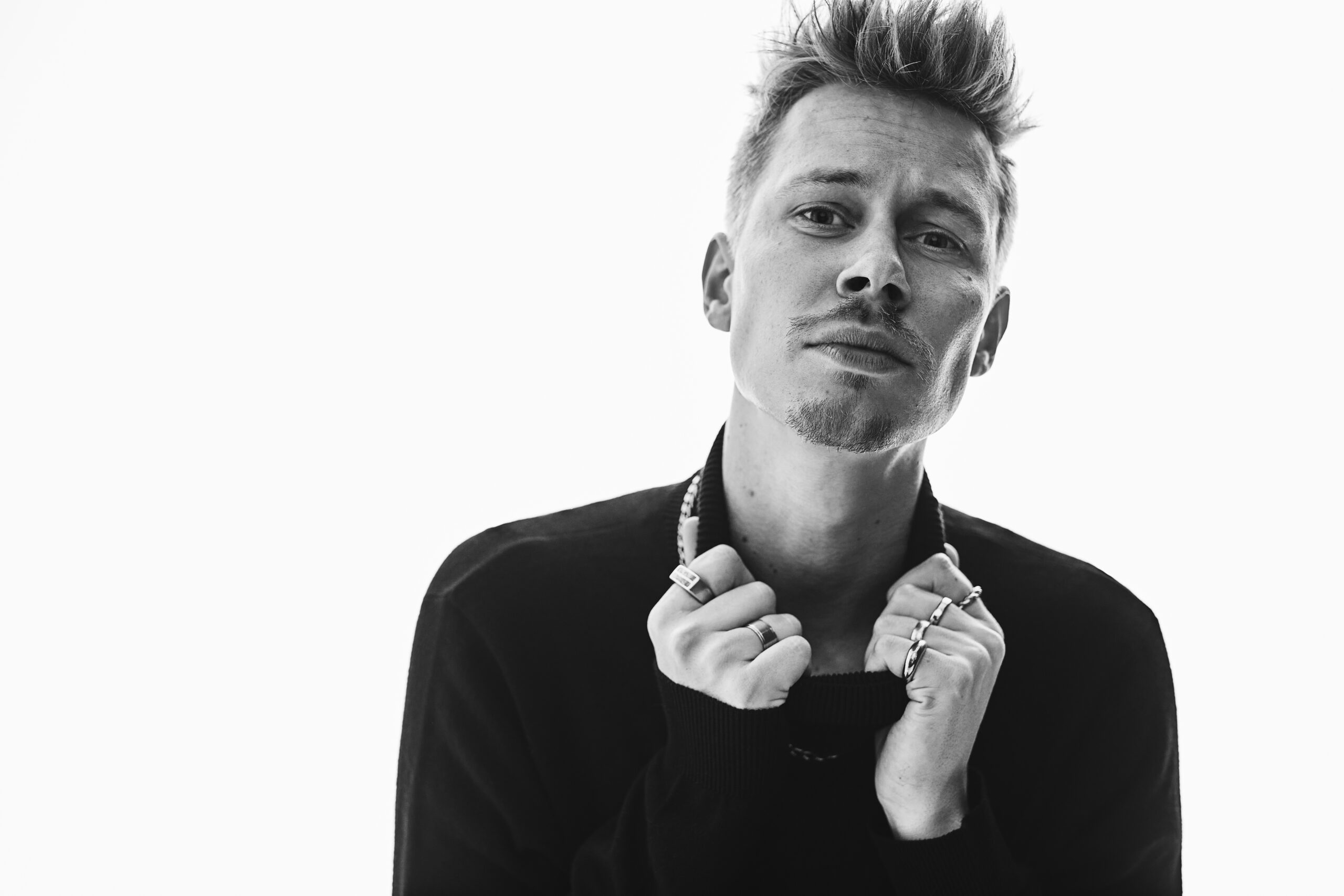 Hauskonzert im Weinkeller mit Tom Klose