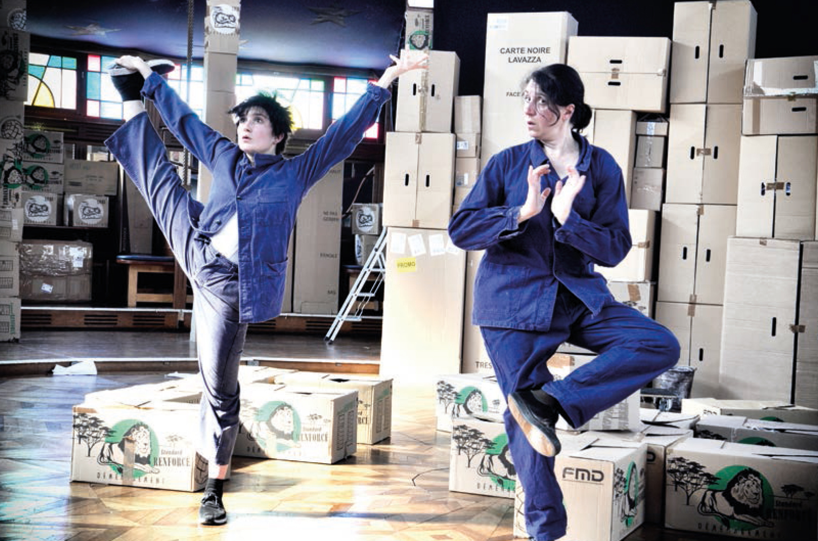 Theaterabend "Mit vollem Körpereinsatz" von Les Ames Singes